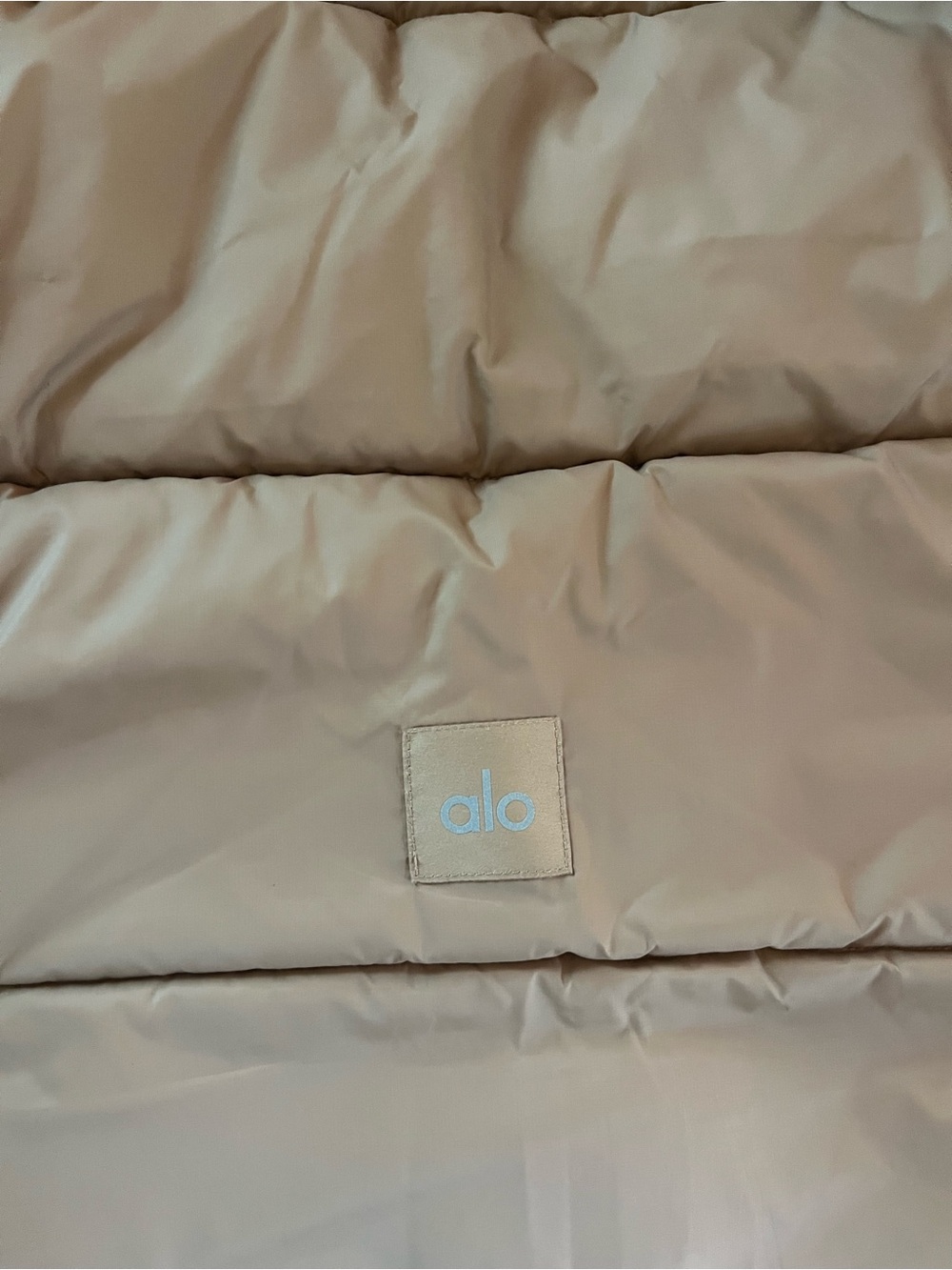 ALO Yoga Cropped Tan Puffer Jacket - Picture 8 of 8